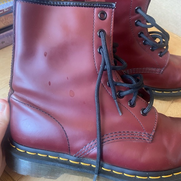 Dr. Martens 1460 SMOOTH LEATHER LACE UP BOOTS - Picture 2 of 14